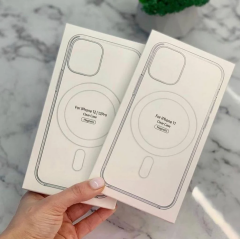 iPhone MagSafe Özellikli Şeffaf Kılıf